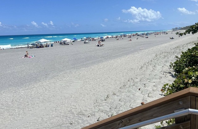 Windsor castle, Juno beach, close to water, park, shopping mall and major highwa