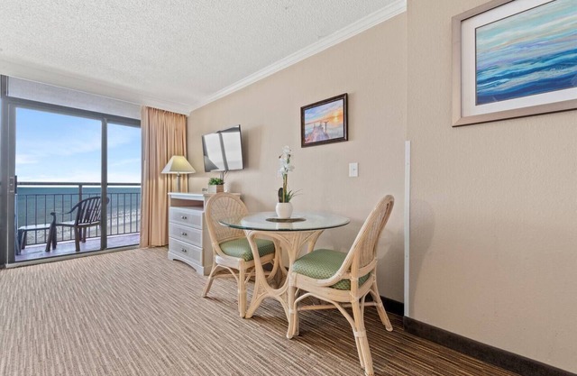 Winter Rates! Flawless Direct Oceanfront Suite @ The Caravelle
