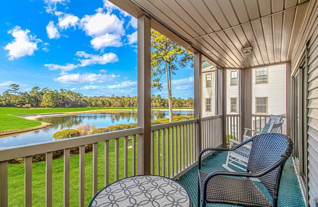 Winter Sale! Lake & Golf Course Views from your Private 2nd floor patio