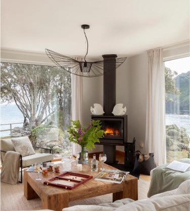 Wishome - Exclusiva villa con piscina al borde del mar con vistas de película