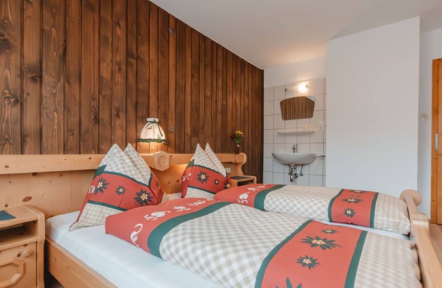 Wonderful villa for 11 guests with WIFI, TV, terrace, panoramic view and parking