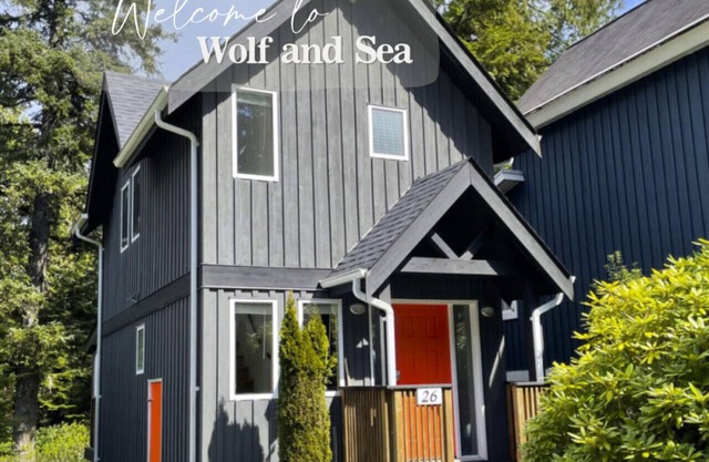 *Wolf and Sea- Ukee, 4PAX, 1Bed