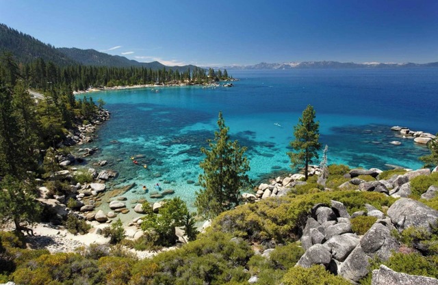 Wolf's Lair by Avantstay Swiss Chalet w/Private Hot Tub & Access to Northstar Resort Community