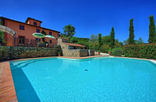 Wonderful private villa with private pool, A/C, hot tub, WIFI, TV, panoramic view, close to Florence