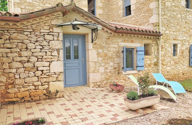 Wonderful villa for 4 guests with WIFI, TV, terrace, pets allowed, panoramic view and parking