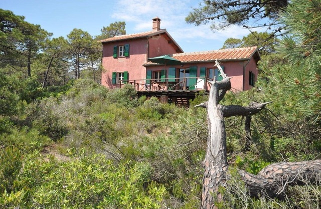 Wonderful private villa for 10 people with WIFI, TV, patio, pets allowed and panoramic view