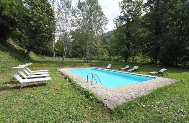 Wonderful private villa for 6 guests with private pool, WIFI, TV and pets allowed