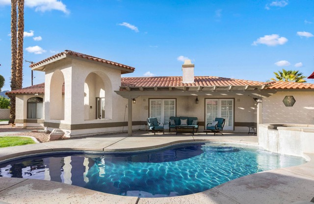 Wonderful 5 bdrm Property in the heart of Old Town La Quinta - LQ Lic #068095