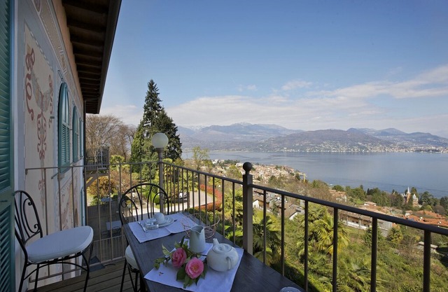Wonderful apartment in a renowned art nouveau villa with pool and dream view