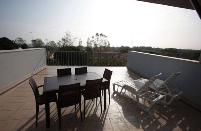 Wonderful attic flat with sea view terrace