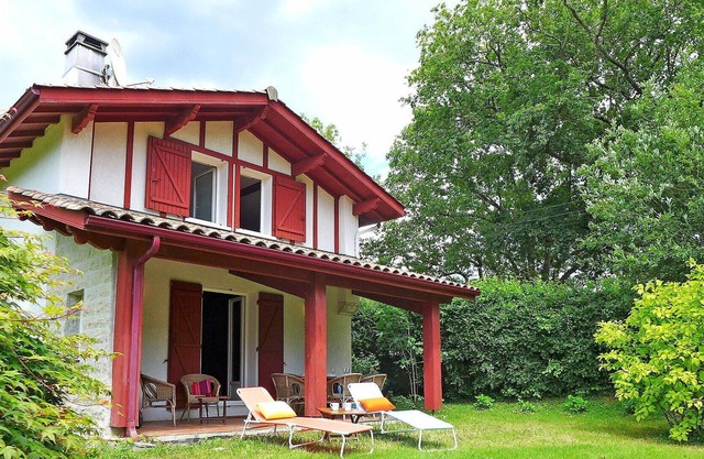 Wonderful private villa for 6 guests with WIFI, TV, terrace, pets allowed and parking