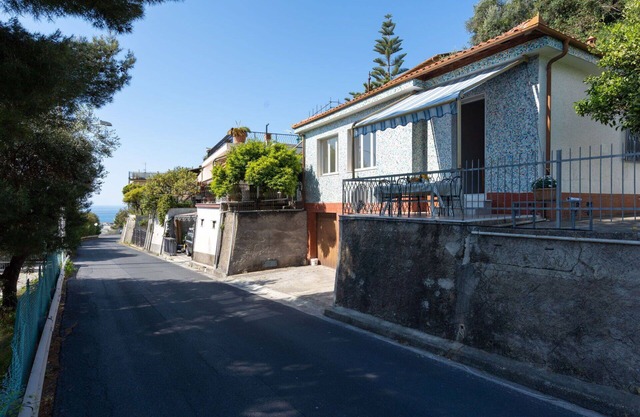 Wonderful private villa for 7 people with TV and terrace