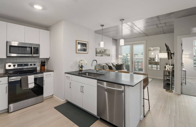 Wonderful King Downtown 2Bed 2Bath Downtown /Pool.
