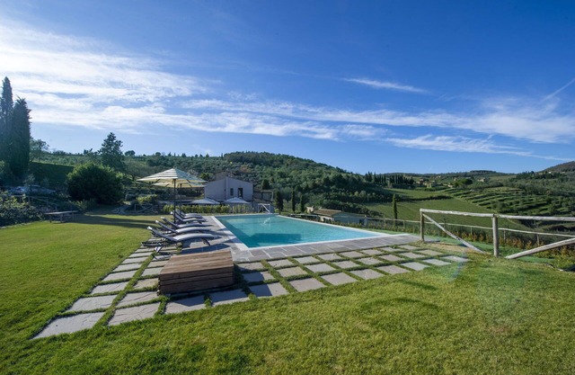 Wonderful private villa with private pool, WIFI, A/C, hot tub, TV, patio, close to Greve In Chianti