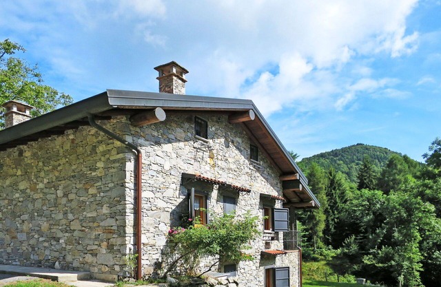 Wonderful private villa for 6 guests with TV, patio and pets allowed
