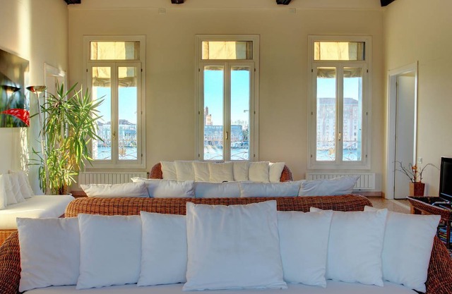 WONDERFUL-PANORAMIC-CANAL-VIEW 4pax Wi-Fi aircond