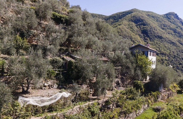 Wonderful private villa for 8 people with WIFI, A/C, balcony, panoramic view and parking