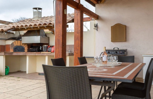 Wonderful private villa for 8 people with WIFI, A/C, private pool, TV and terrace