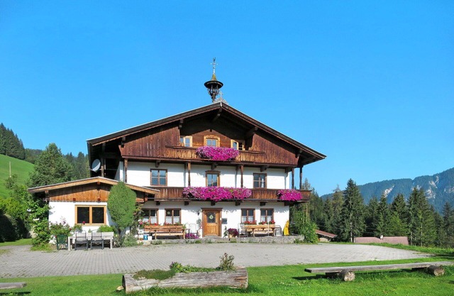 Wonderful private villa for 41 people with WIFI, TV and terrace