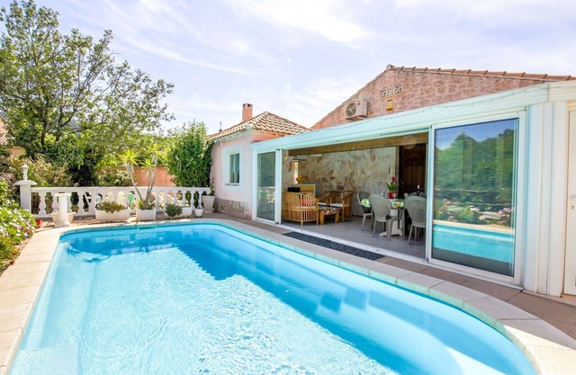 Wonderful private villa with WIFI, A/C, private pool, TV, terrace, pets allowed and parking