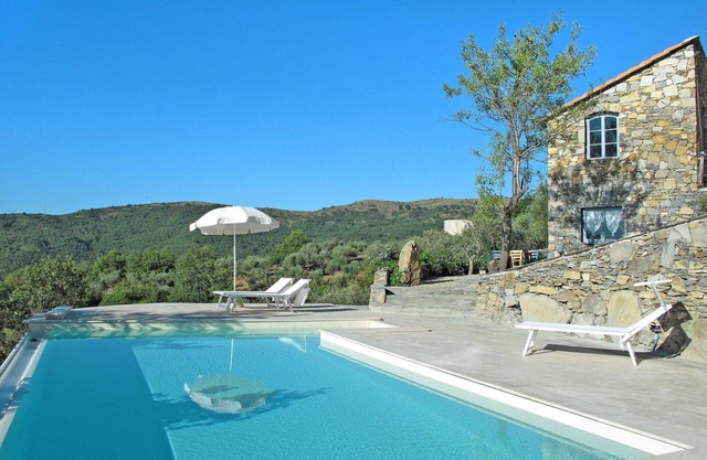 Wonderful private villa for 5 guests with WIFI, private pool, TV and patio