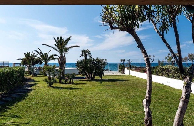 Wonderful private villa for 5 people with WIFI, hot tub, A/C, TV, terrace and panoramic view
