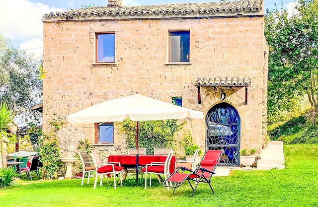 Wonderful private villa for 7 guests with WIFI, pets allowed and parking