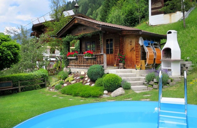 Wonderful private villa for 8 people with pool, WIFI, TV and patio