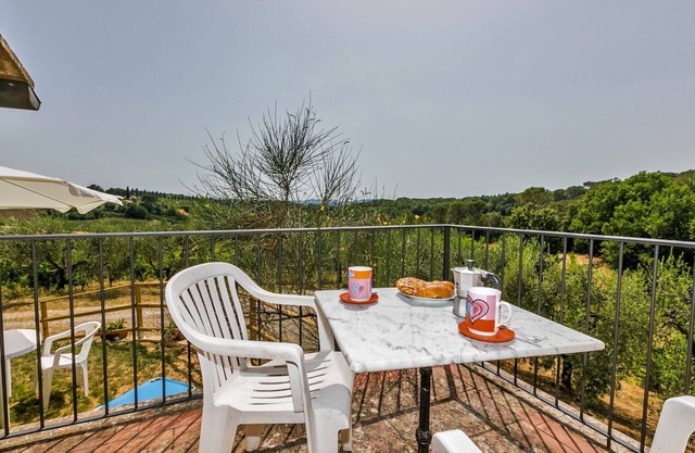 Wonderful private villa for 4 guests with WIFI, TV, patio, pets allowed and panoramic view