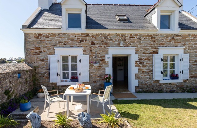 Wonderful private villa for 5 people with TV, terrace, pets allowed and panoramic view
