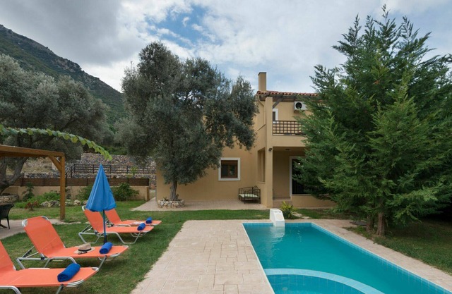 Wonderful private villa with A/C, WIFI, private pool, TV, balcony, panoramic view and parking