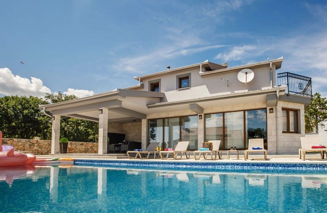 Wonderful private villa with hot tub, A/C, private pool, WIFI, TV, terrace, panoramic view, parking