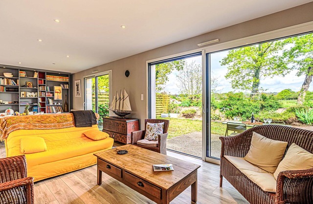 Wonderful private villa for 6 guests with WIFI, TV and parking