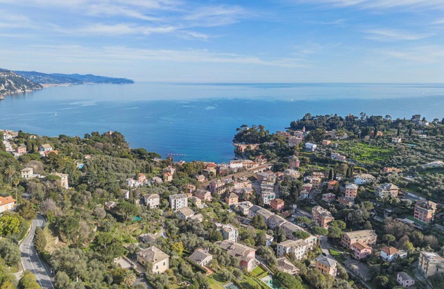 Wonderful private villa for 8 people with WIFI, A/C, TV, patio and pets allowed