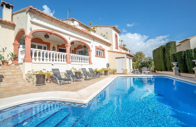 Wonderful private villa for 8 guests with private pool, A/C, WIFI, TV, terrace and parking