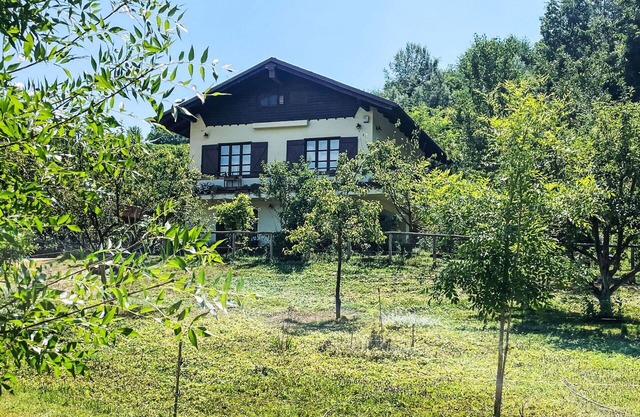Wonderful private villa for 6 guests with WIFI, A/C, TV, terrace and parking