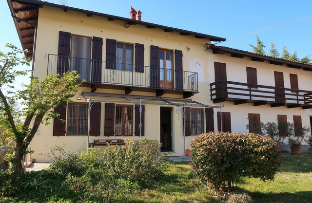 Wonderful private villa for 4 guests with A/C, WIFI, TV, patio, pets allowed and parking