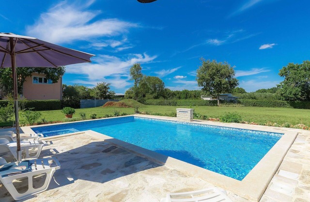 Wonderful private villa for 9 guests with A/C, WIFI, private pool, TV, patio and pets allowed