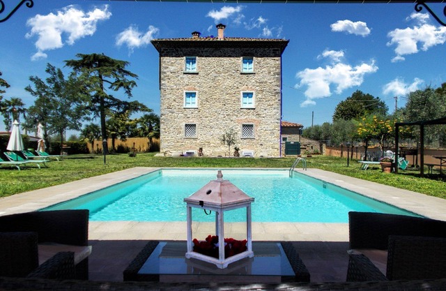 Wonderful private villa with WIFI, private pool, A/C, TV, veranda, pets allowed and parking