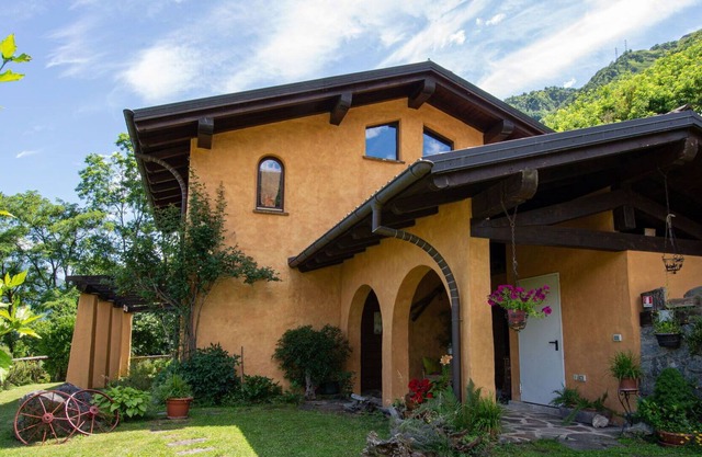 Wonderful private villa for 5 people with private pool, WIFI, TV, terrace, pets allowed and park...