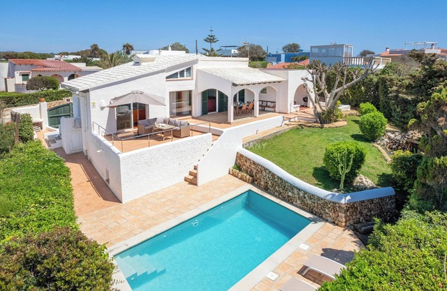 Wonderful Villa in Tranquil Area - Private Pool, 250m from Sea, Air-conditioning