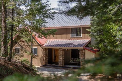 Woodland Retreat - Horse-friendly Ac