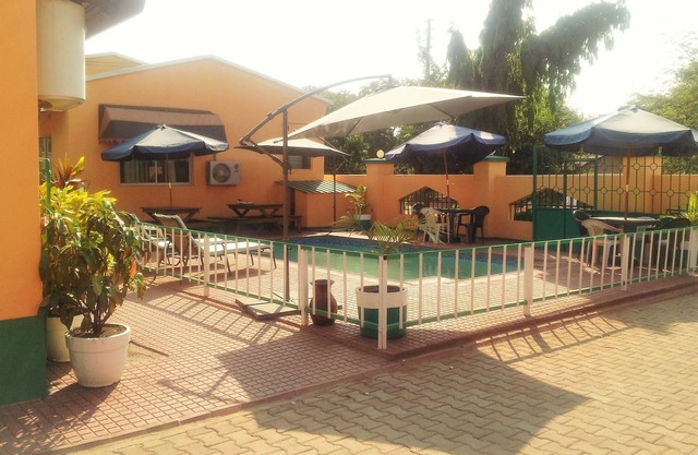 Woodlands Lodge & Tours