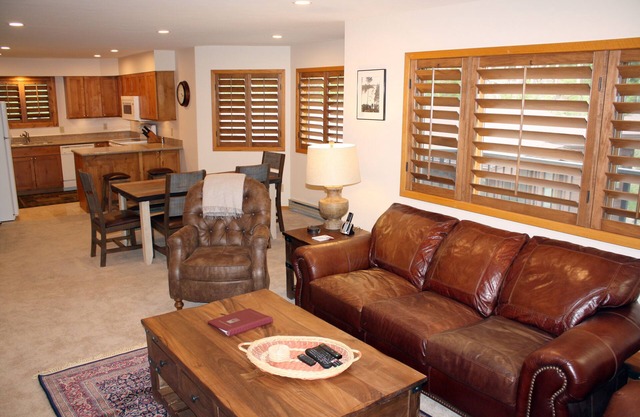 Woods Manor #302-A - Close to Main Street!