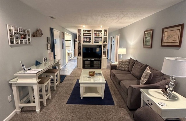 Woodson Bend, Condo 7-3 Extremely Large, with 1 Bedroom & 1 Full Bath, Sleeps 6