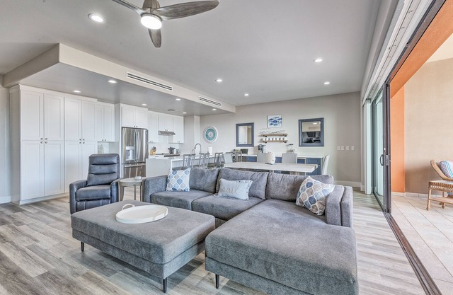 WOW! 200 5-star reviews, total remodel, ground floor 3br ocean front building,