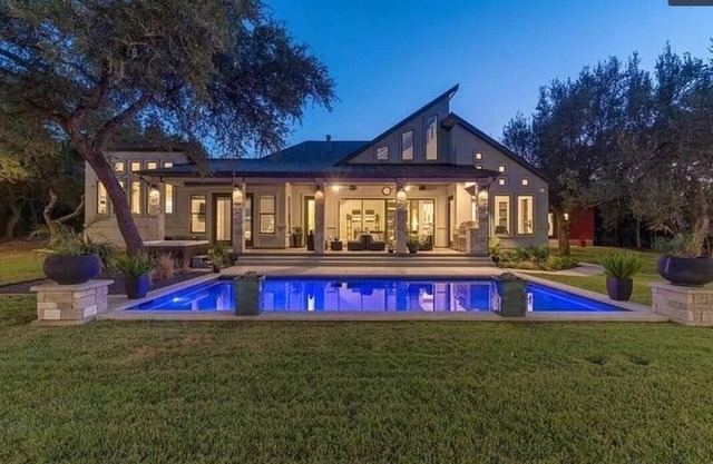 Wow Factor Villa with Pool, Arcades, and More