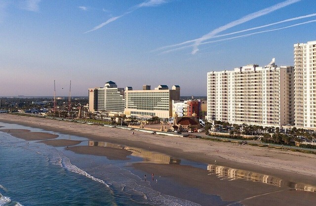 Wyndham Ocean Walk - 1 Bedroom Deluxe with a Balcony - Sleeps 4! Beach Resort