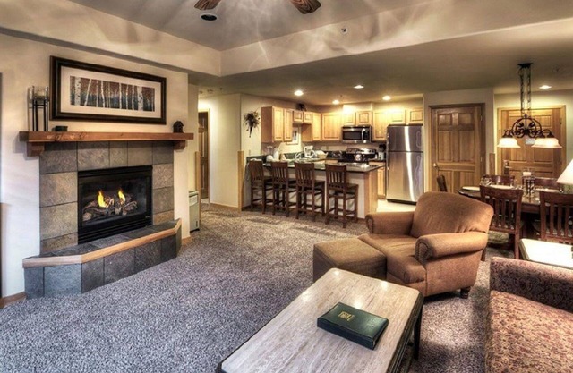 XMAS SKIING IN Breckenridge, FABULOUS GRAND TIMBER LODGE 12/19/25 -12/26/25