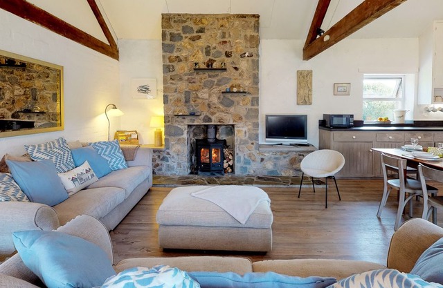 Y Stabl - Four Bedroom House, Sleeps 8